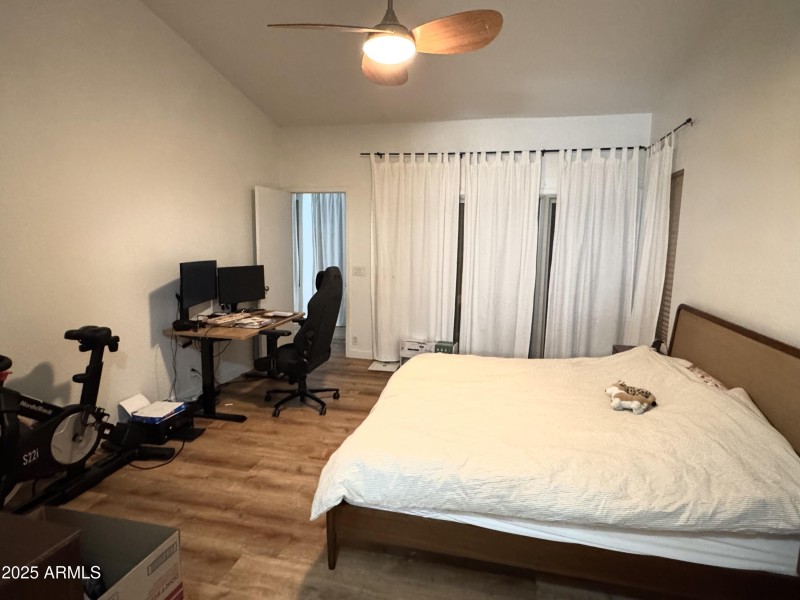 Masterbedroom_1185 N Woodburne Dr_IMG_95