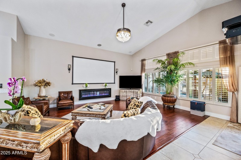 7-1817EWTC-ocupix-IR