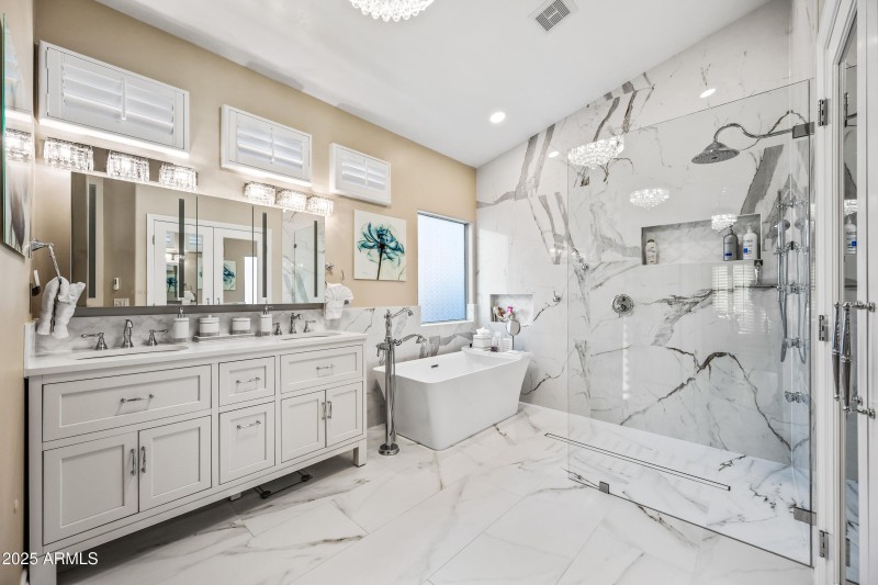 71-1817EWTC-ocupix-IR