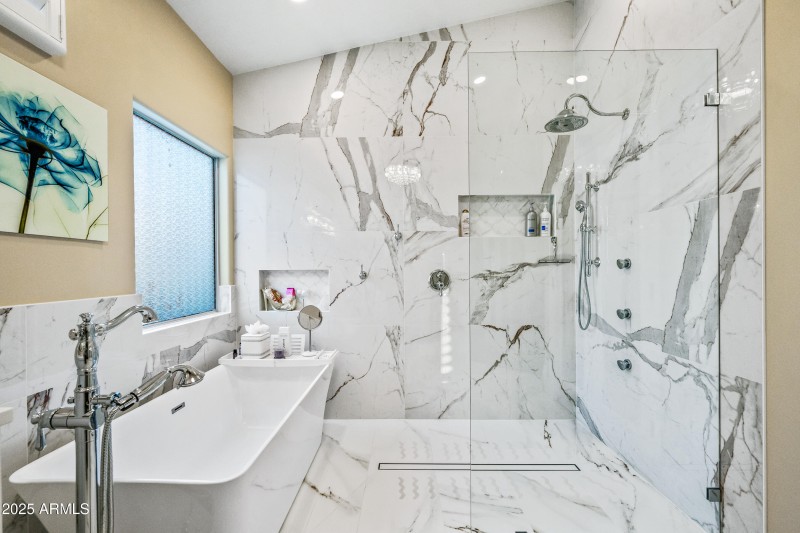 75-1817EWTC-ocupix-IR