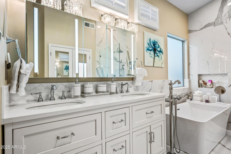 76-1817EWTC-ocupix-IR