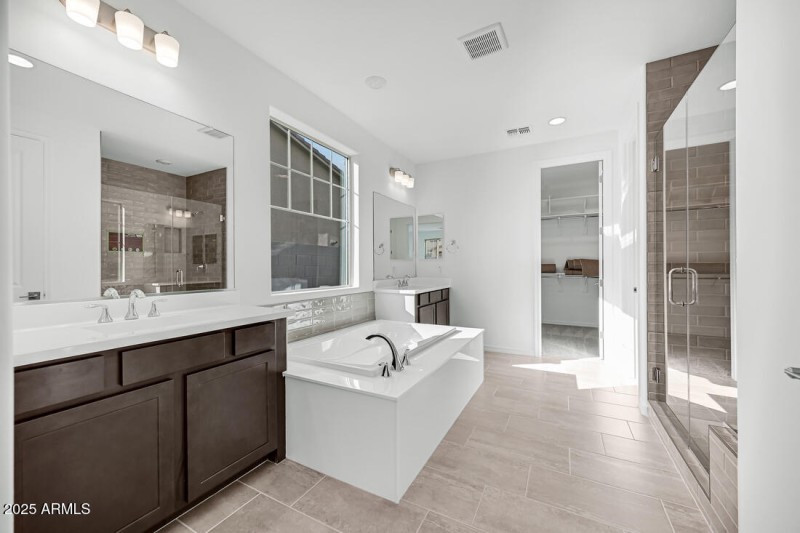 10205 W WELDON Avenue - Ready Now!