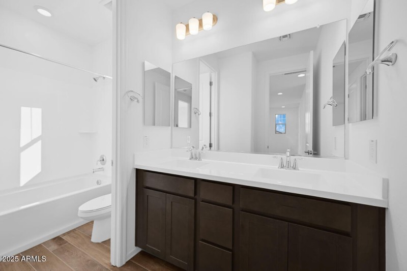 10205 W WELDON Avenue - Ready Now!