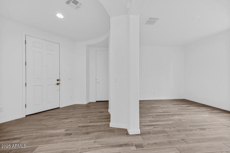 10205 W WELDON Avenue - Ready Now!