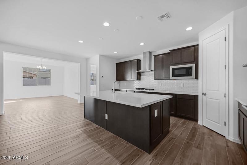 10205 W WELDON Avenue - Ready Now!