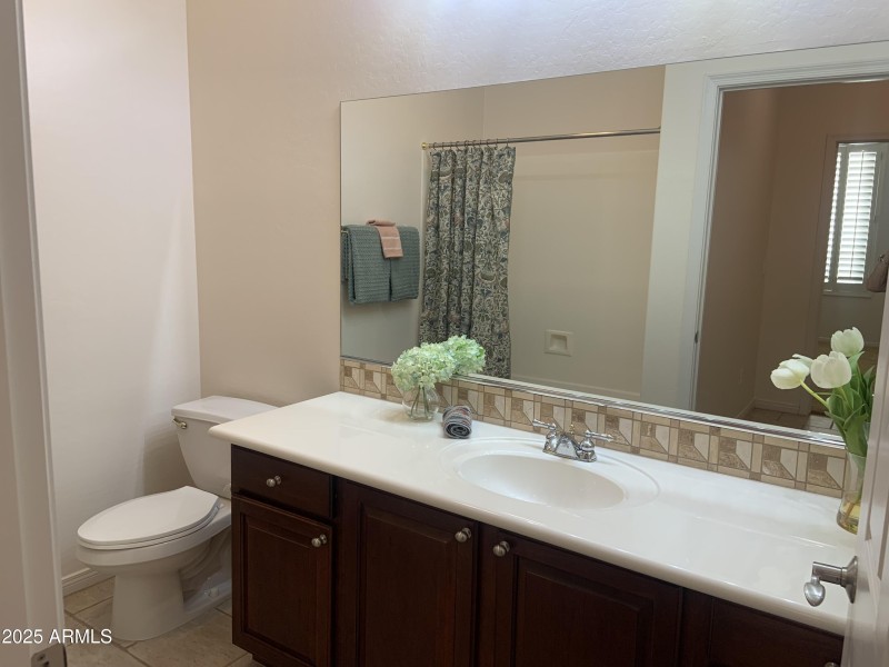 7445 E Eagle Crest 1143