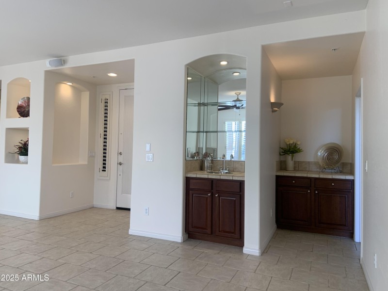 7445 E Eagle Crest 1143