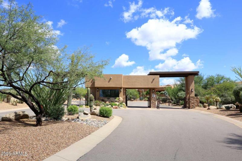 Candelwood-Gated Entrance