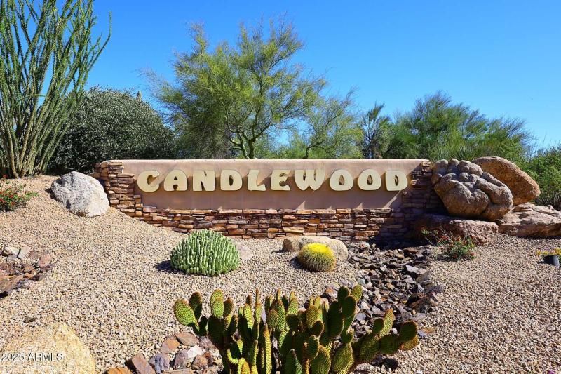 Candelwood-Sign
