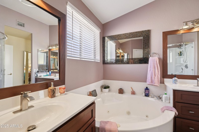 24-print-W Robson Cir-S2910-024