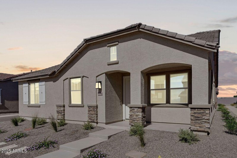 9964 W Piccadilly Road - Ready Now!