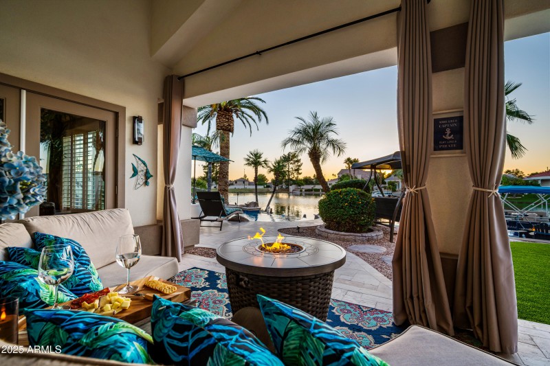 103-1817EWTC-ocupix-IR