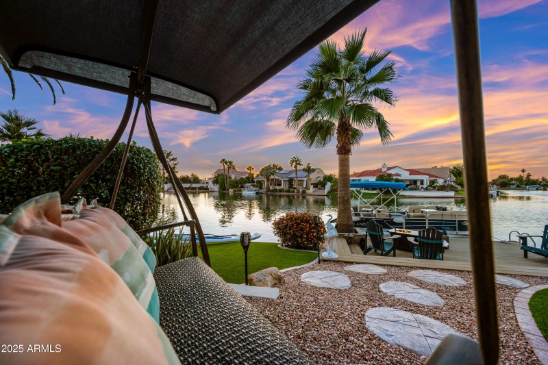 116-1817EWTC-ocupix-IR