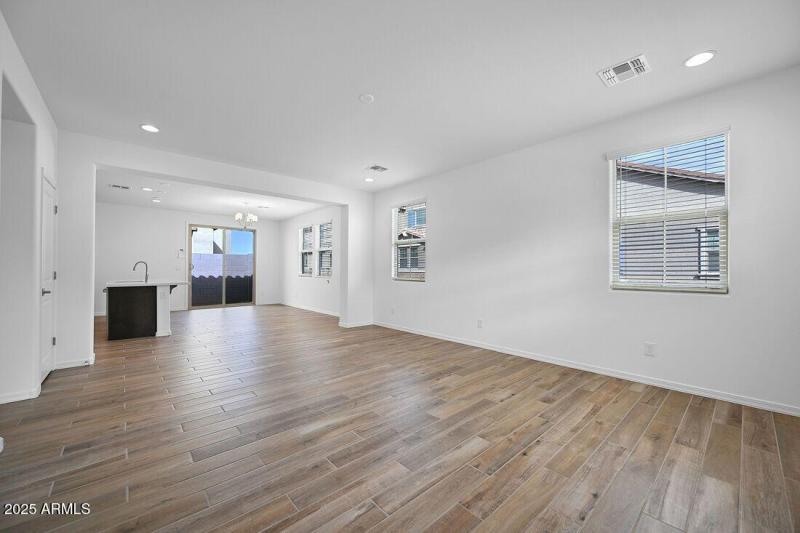 10014 W PICCADILLY Road - Ready Now!