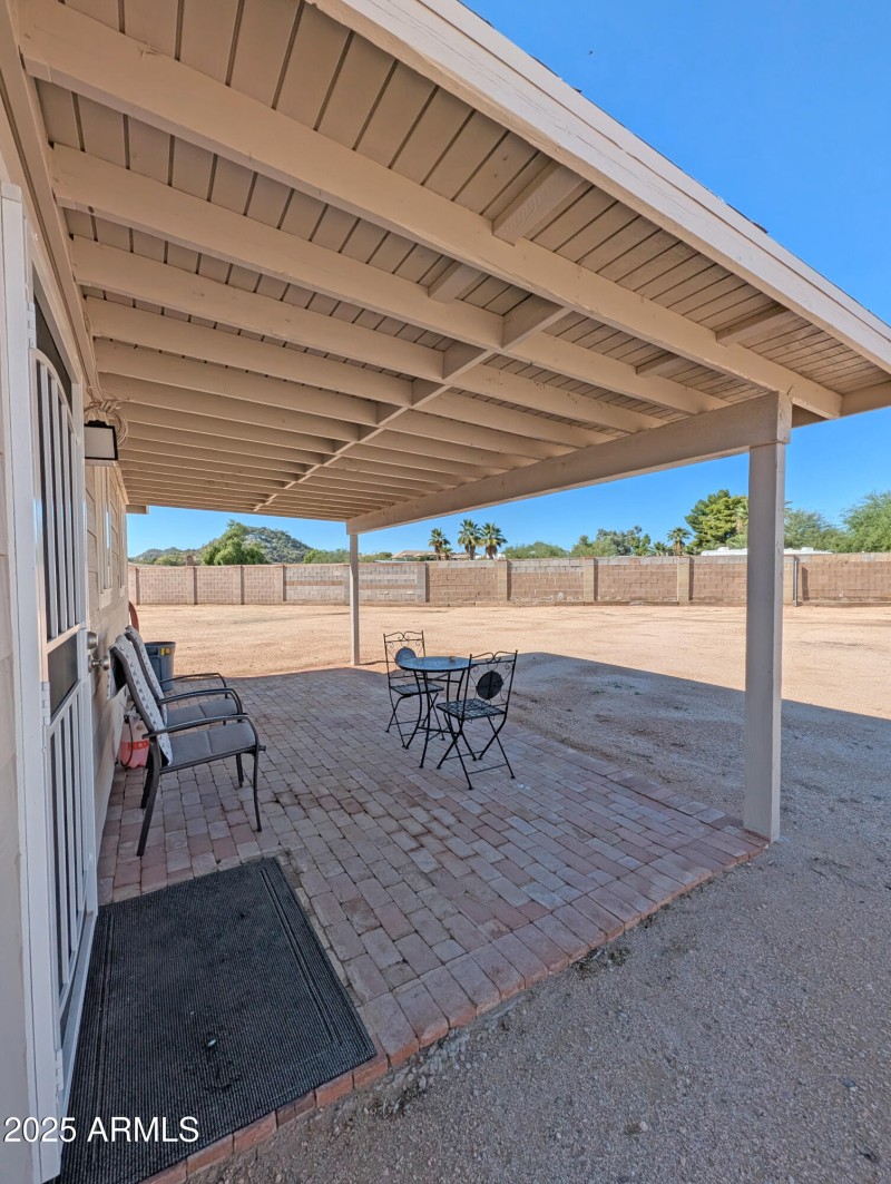 guest house covered patio