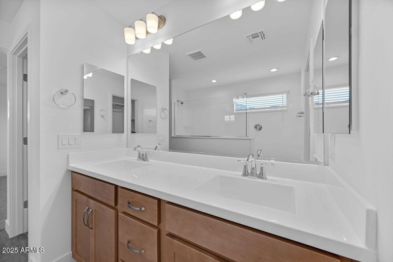 9986 W PICCADILLY Road - Ready Now!