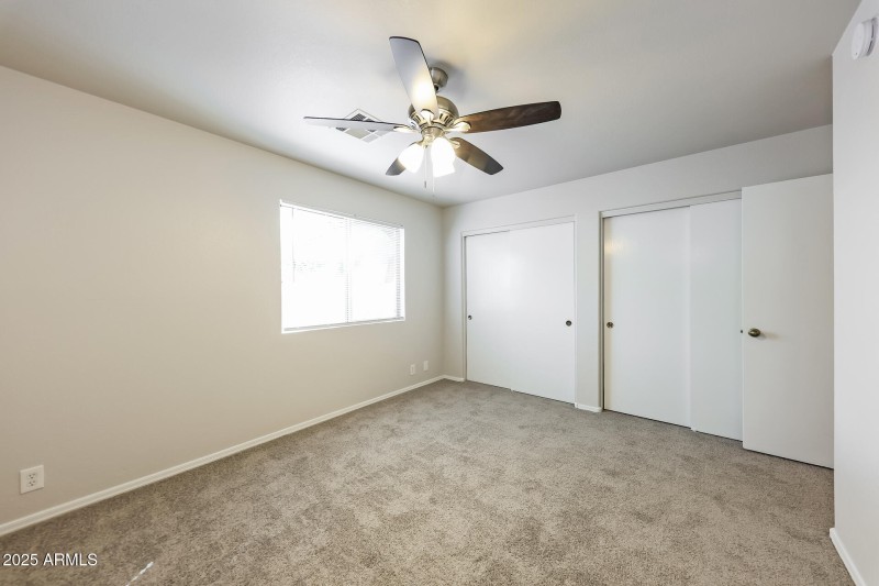 014-photo-main-bedroom-14914178