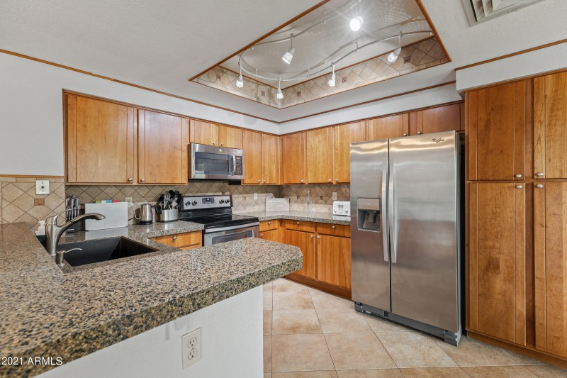 5735 E Campo Bello Dr-19