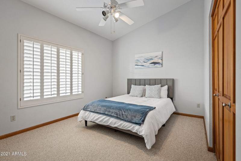 5735 E Campo Bello Dr-27