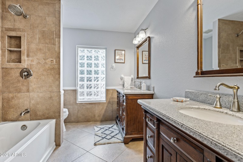 5735 E Campo Bello Dr-31