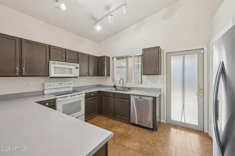 10-web-or-mls-W Magnolia St-S3010-010