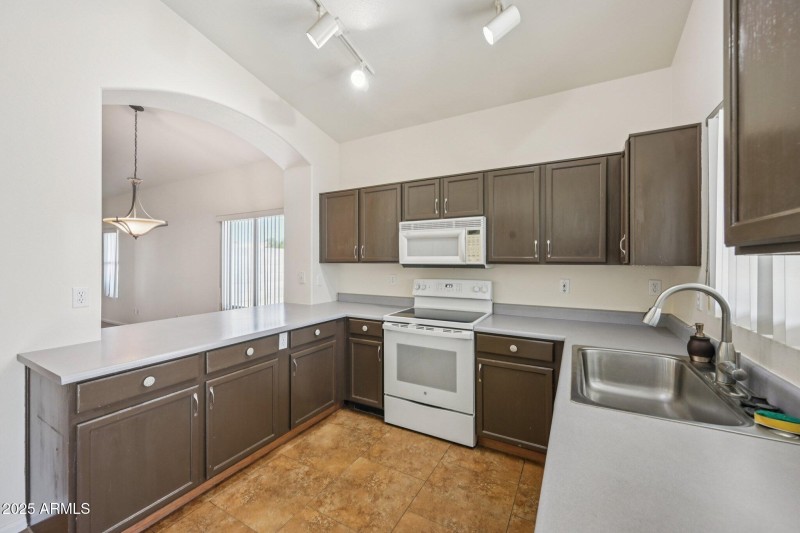 12-web-or-mls-W Magnolia St-S3010-012