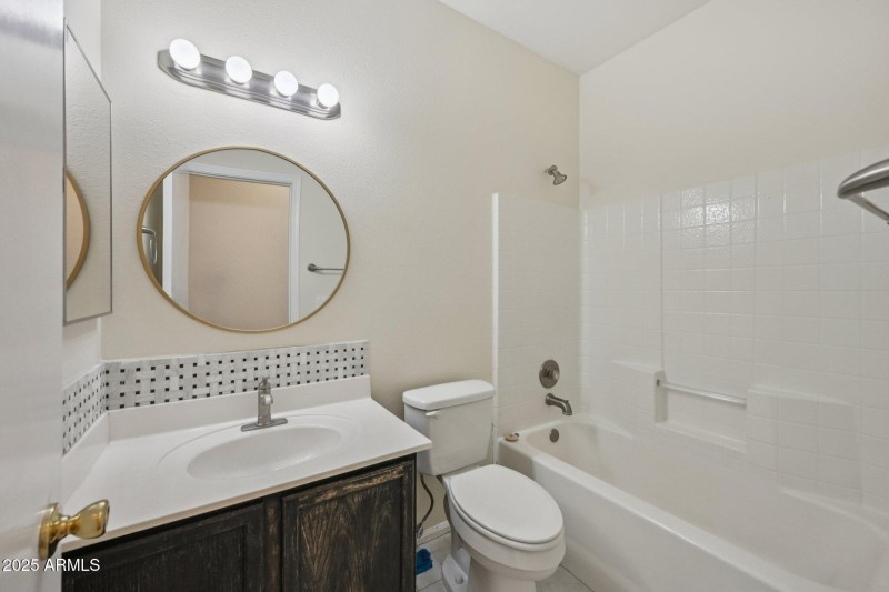 16-web-or-mls-W Magnolia St-S3010-016