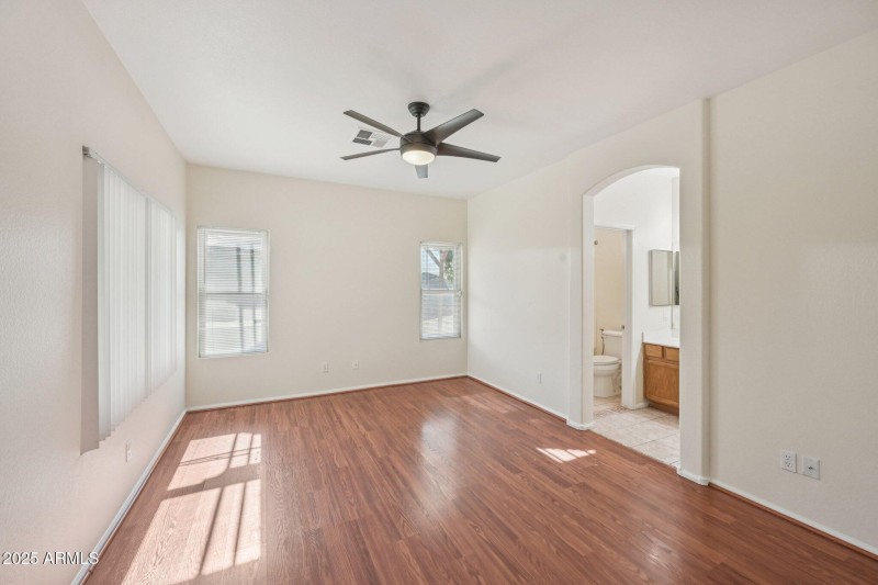 21-web-or-mls-W Magnolia St-S3010-021