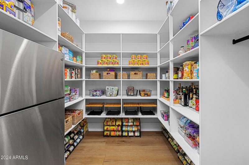 30kitchen pantry