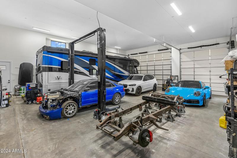 86oversized garage(1)