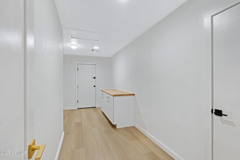 1527 E Bell De Mar Dr-21