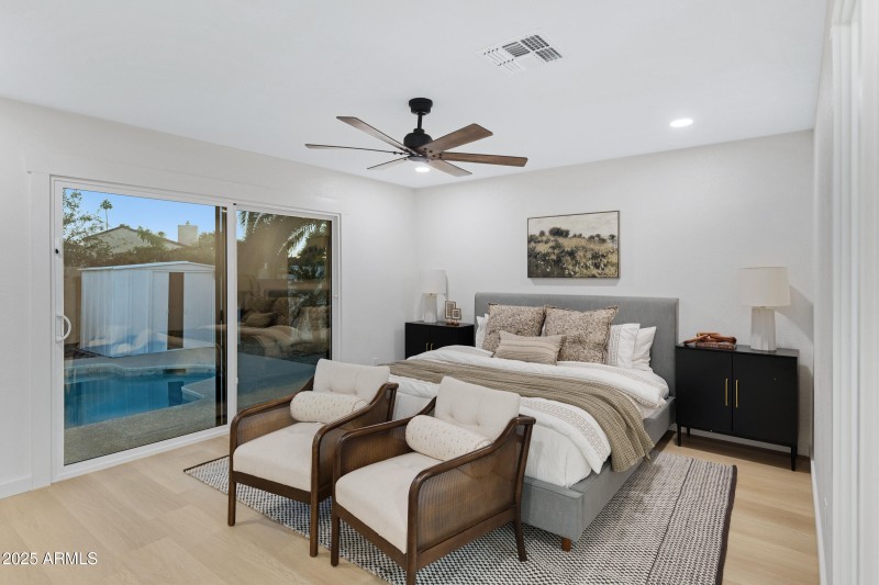 1527 E Bell De Mar Dr-17