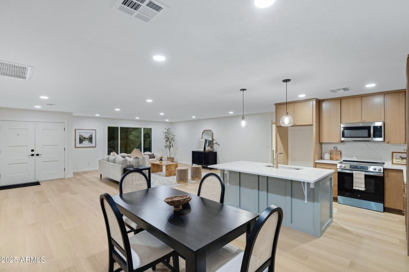 1527 E Bell De Mar Dr-8