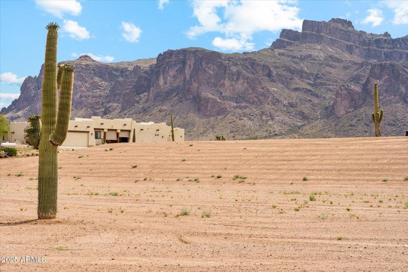 property at e end looking e up close sup