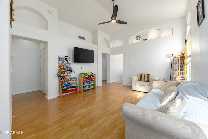 3408 E Rockwood Dr-4