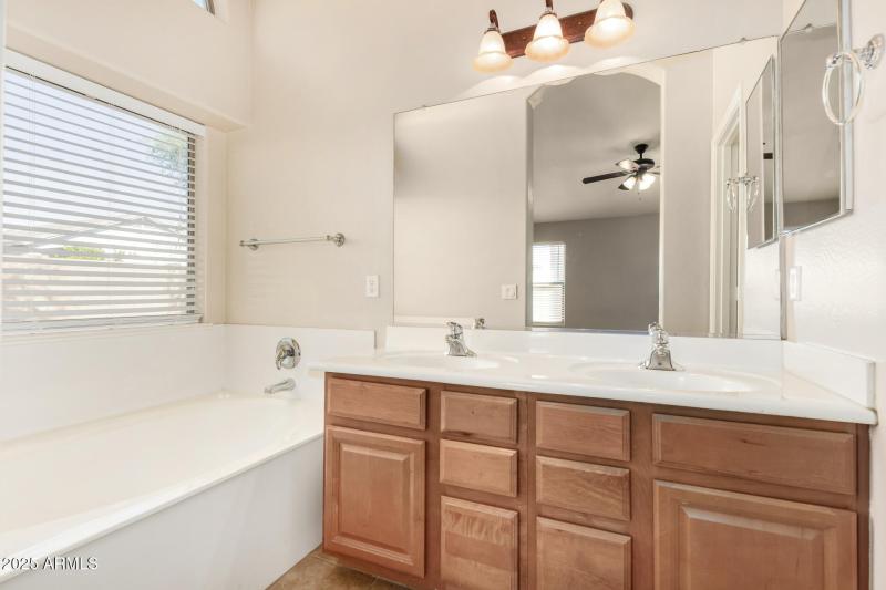 19 Master Bathroom