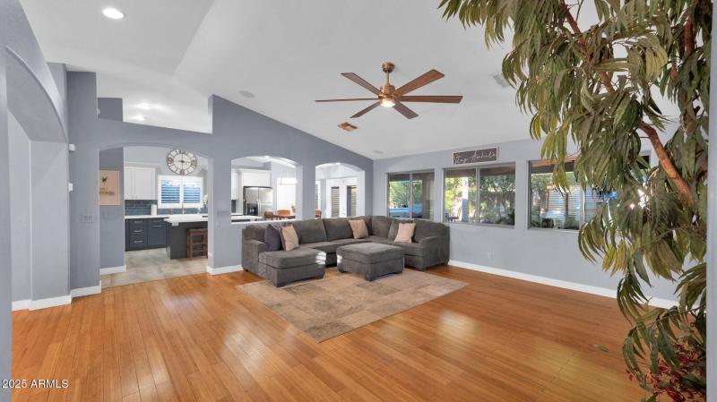 35-web-or-mls-P1188853