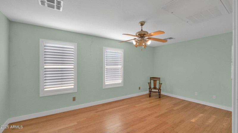 42-web-or-mls-P1188797