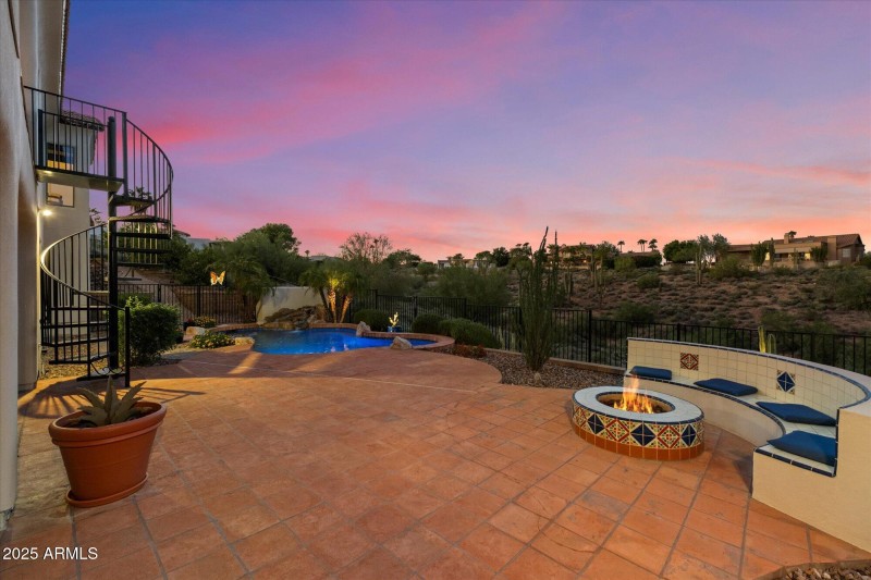 Spiral Staircase To View Deck