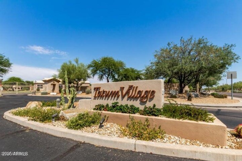 Tatum Village Entry Sign