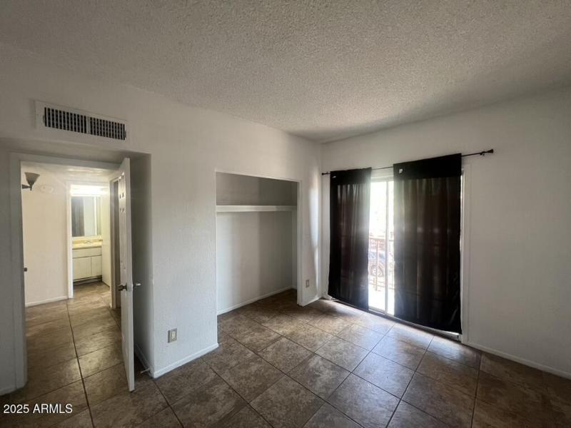 CFABCD4B-AEEB-46CD-8BE8-257267866DCB_1_1