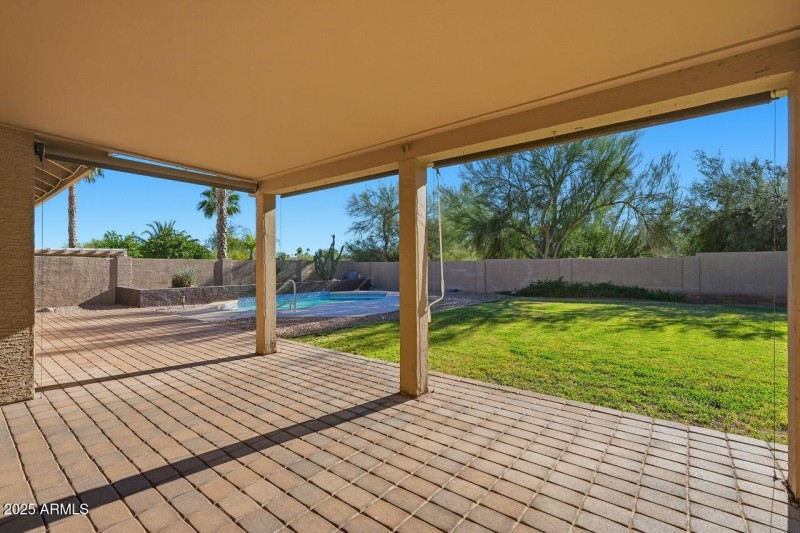 Massive covered south-facing patio