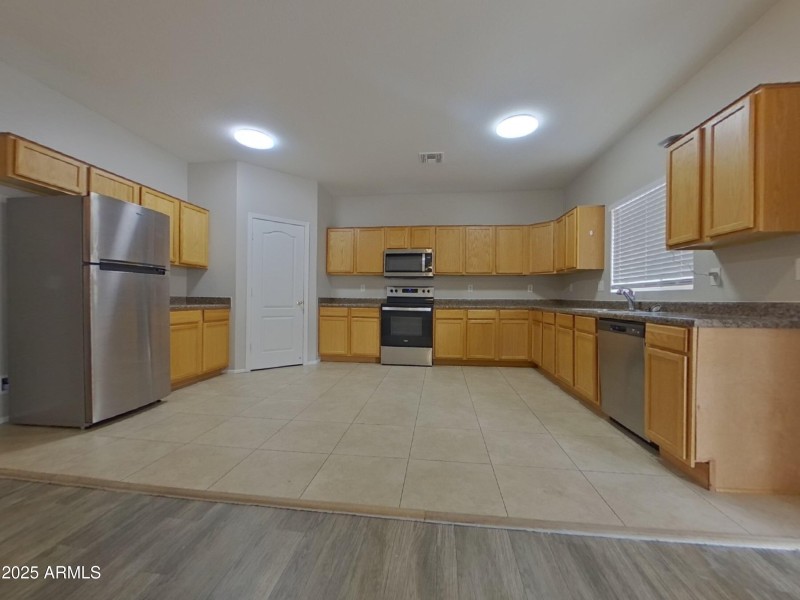 5_pc_5wbFrAstiq_zFslEcHBGk_other_room_ex