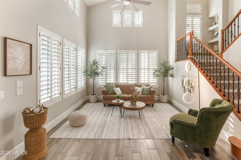 15294 W Old Oak Ln-16