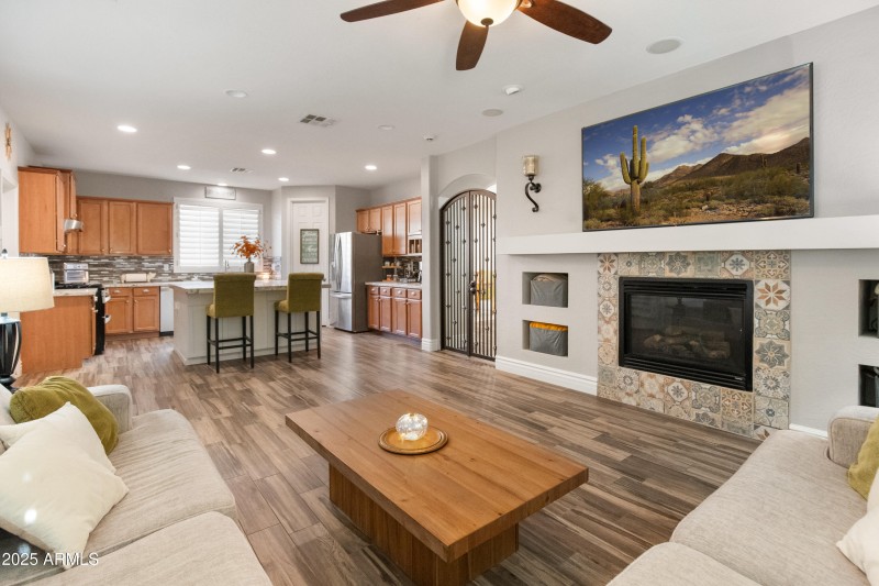 15294 W Old Oak Ln-32