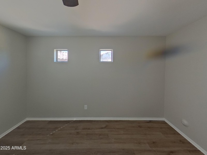 15_pc_SOXpKLSicd_l5RRaaIx7j_layout_2