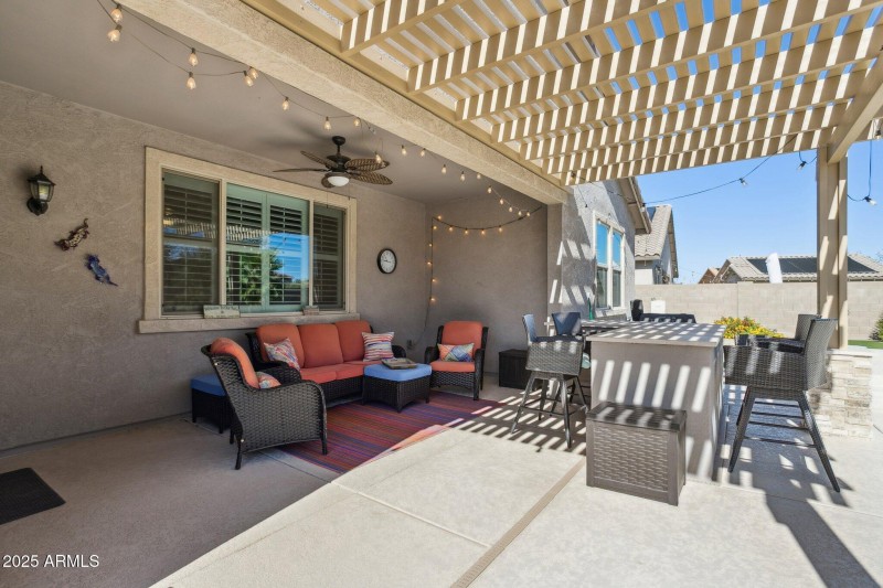 Covered patio & Pergola