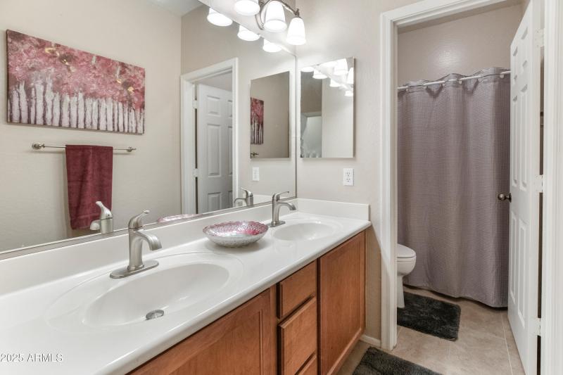 15294 W Old Oak Ln-6