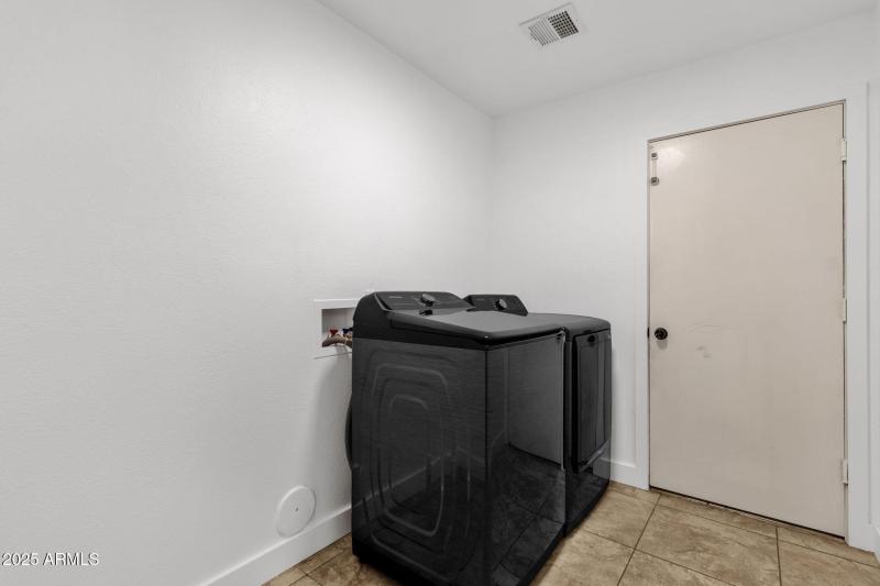 28-web-or-mls-1337-e-mineral-rd