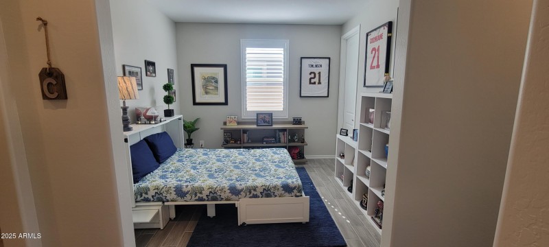 Den/3rd Bedroom with Queen Sized Bed